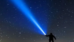 手电筒的光线奥秘：一束光中究竟藏着多少条光线？