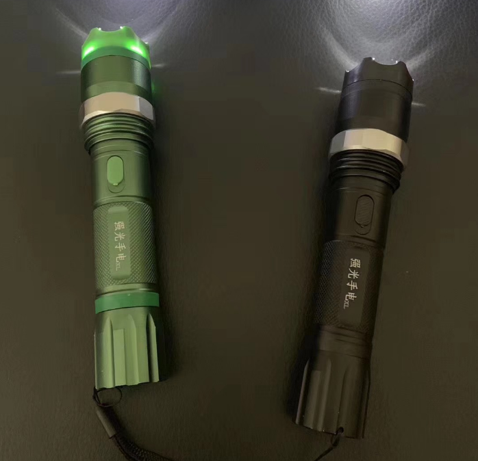 led手电筒有微弱光但不亮