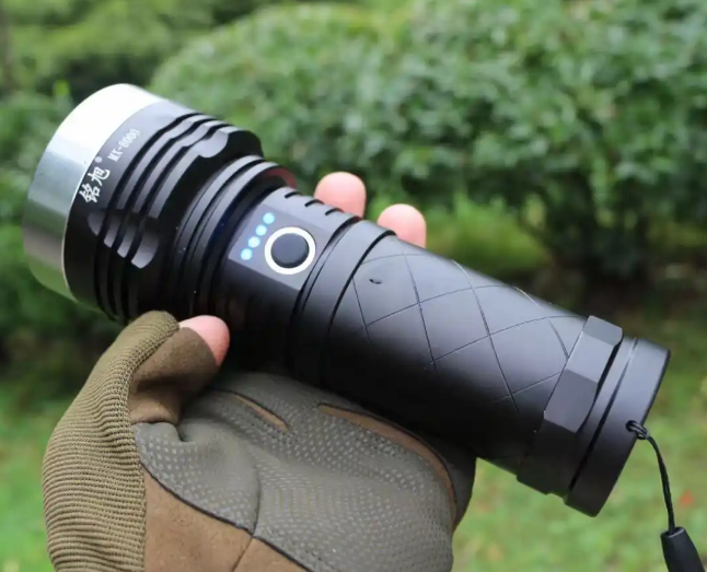 强光锂电池可充电手电筒 强光锂电池可充电手电筒