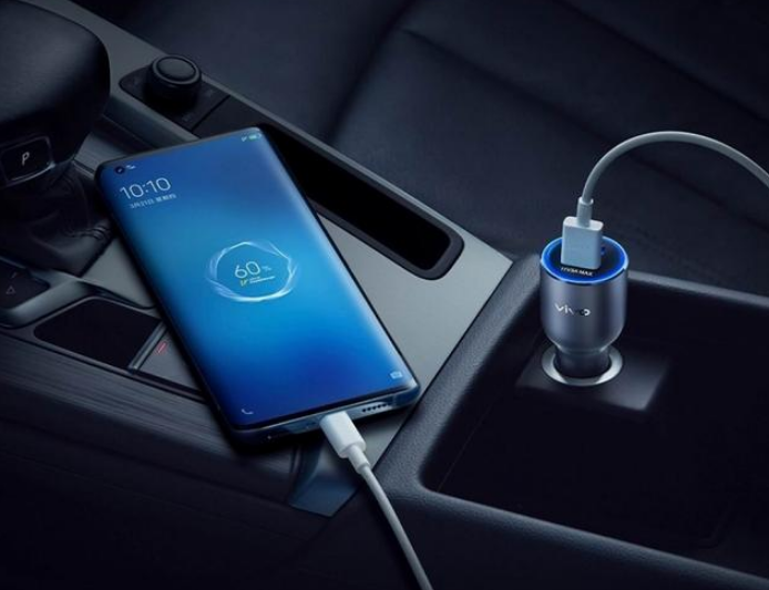 大功率车载充电器伤电瓶吗