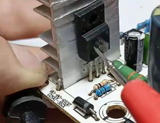 电动车充电充一半就拔会损坏电瓶吗