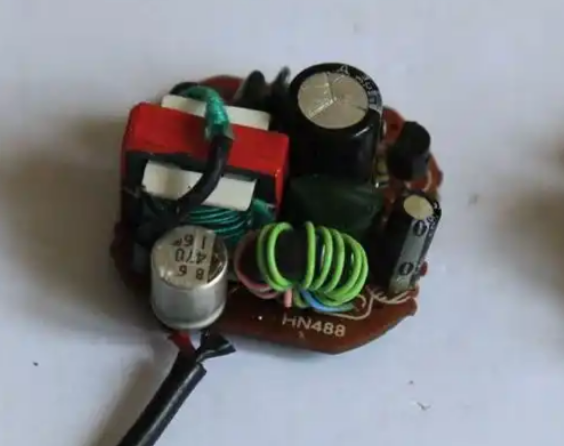 5v开关电源改12v最简单方法